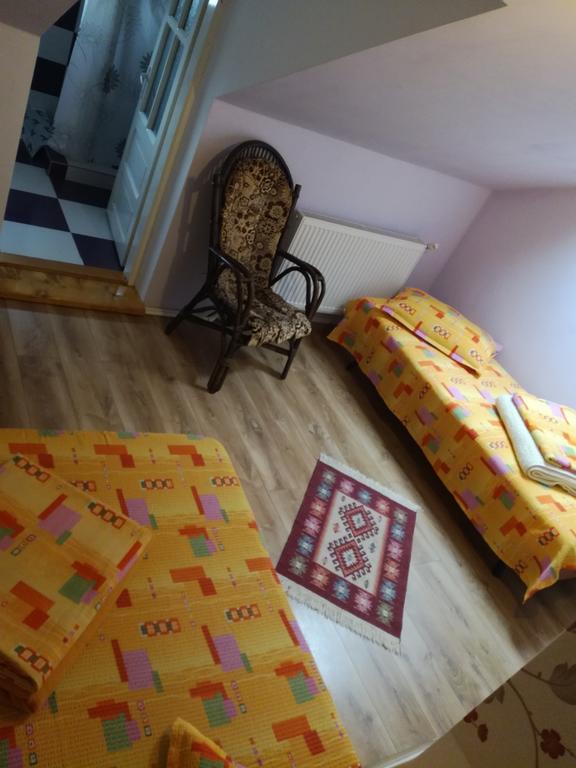 Helga House Hostel Turda Buitenkant foto